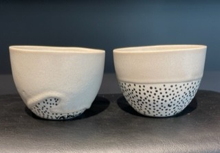 Galleri Værnhøj - Keramik Skål Lille - Beige med prikker