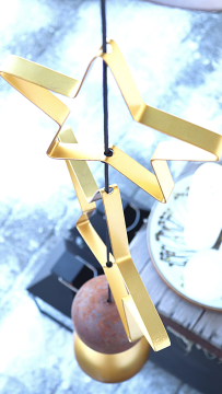 Nordic by hand - SNOREN - Stjerne outline guld mellem
