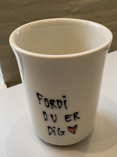 Galleri V&aelig;rnh&oslash;j - Stort krus - Tak fordi du er dig 2. sortering.