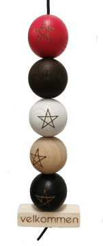 Nordic by hand - SNOREN - Starball red - painted oak
