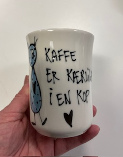Galleri Værnhøj - Keramik Krus Stor - Kaffe Er Kærlighed I En Kop